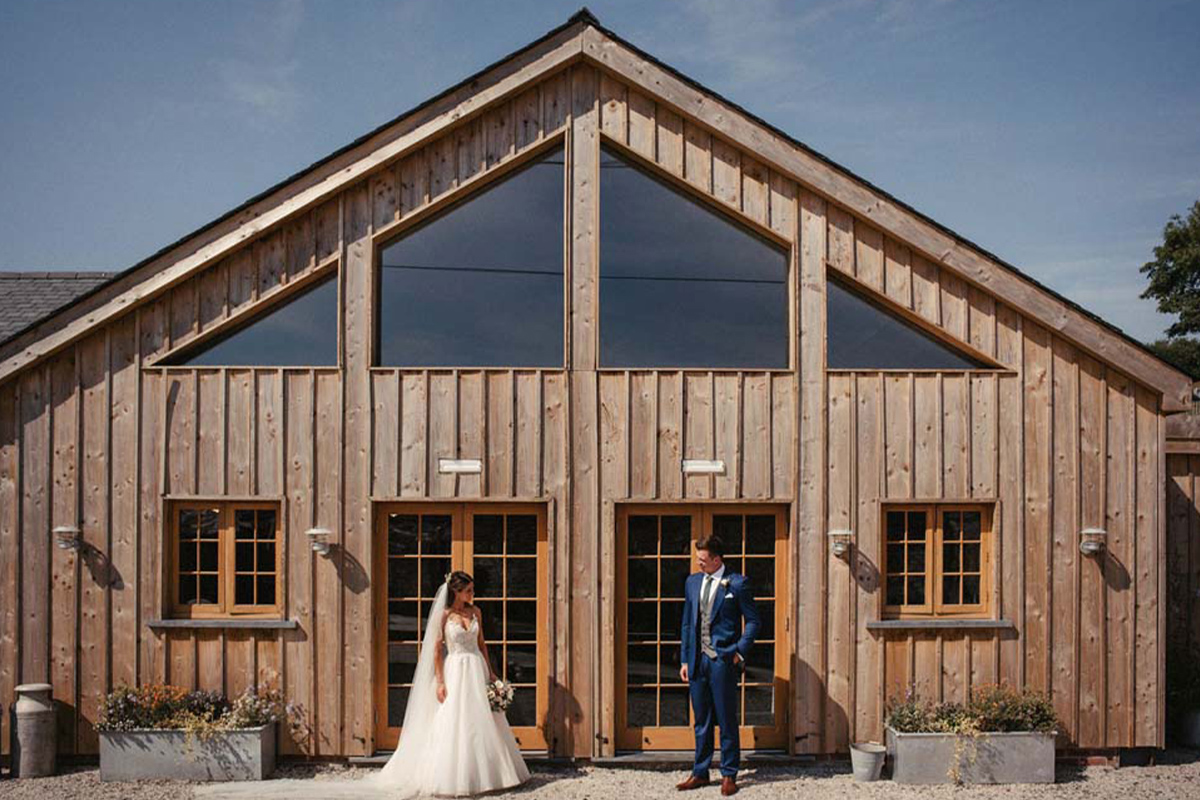 Sunsets and rolling Cornish countryside for this gorgeous July wedding!