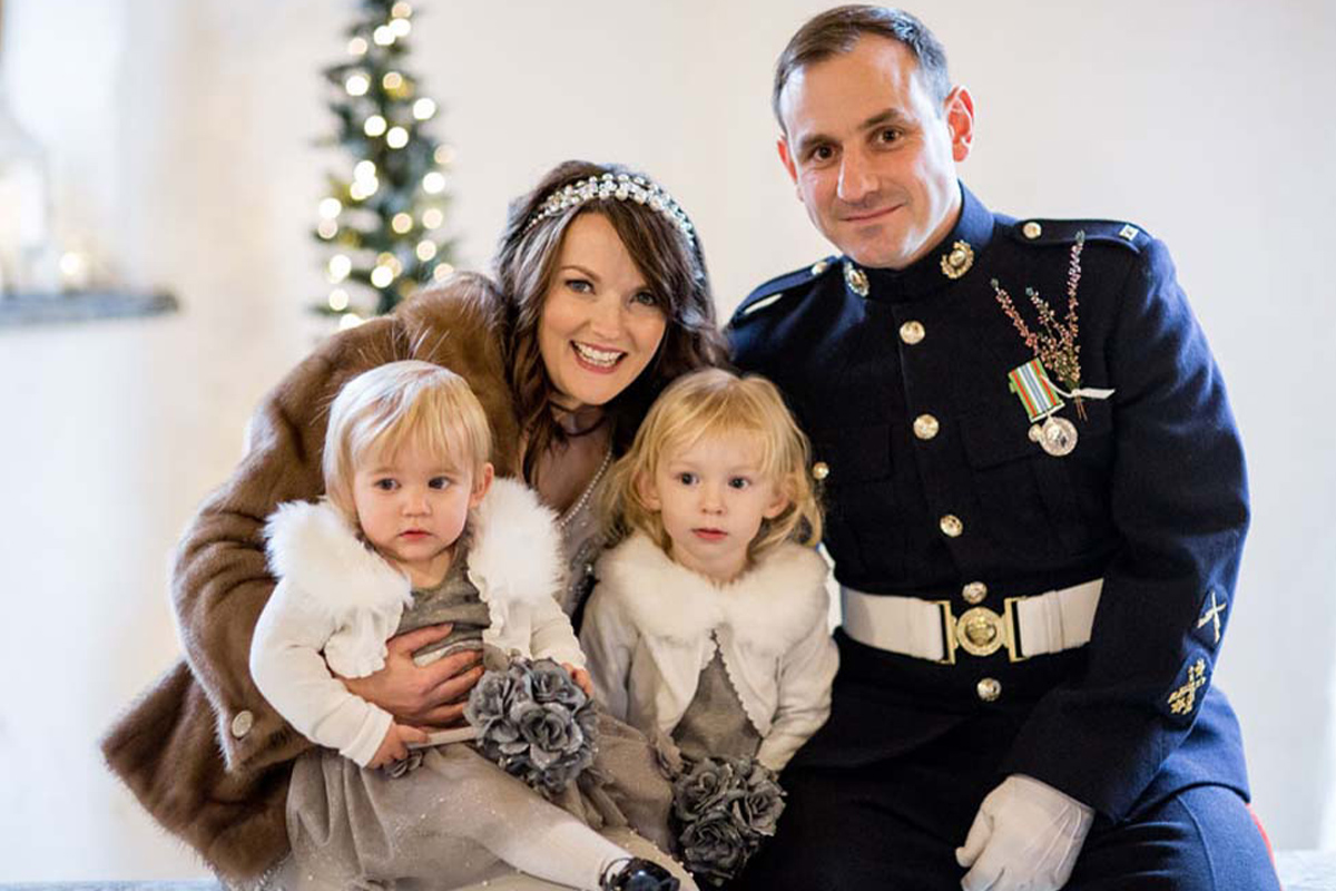 Mulled wine and sparkle for this laid back Winter Wedding in Cornwall!